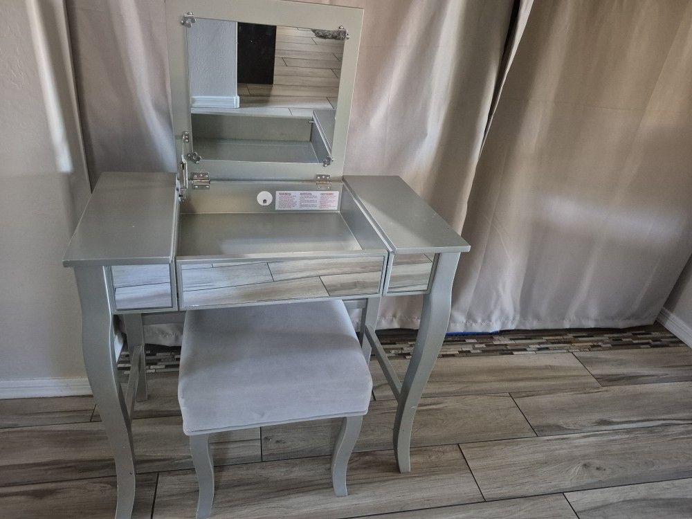 Vanity Grey With Stool With Glass Around