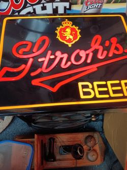 Strohs Lit Beer Sign MANCAVE ALERT!