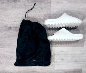 Yeezy YZY SL-01 Slides White, Size 12 US, Brand New w Bag, Very Rare!