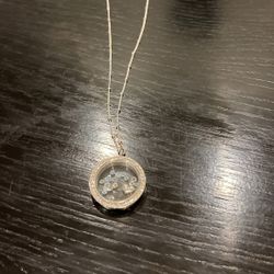 Origami Owl Necklace 
