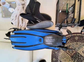 Scuba diving and snorkeling fins and boots