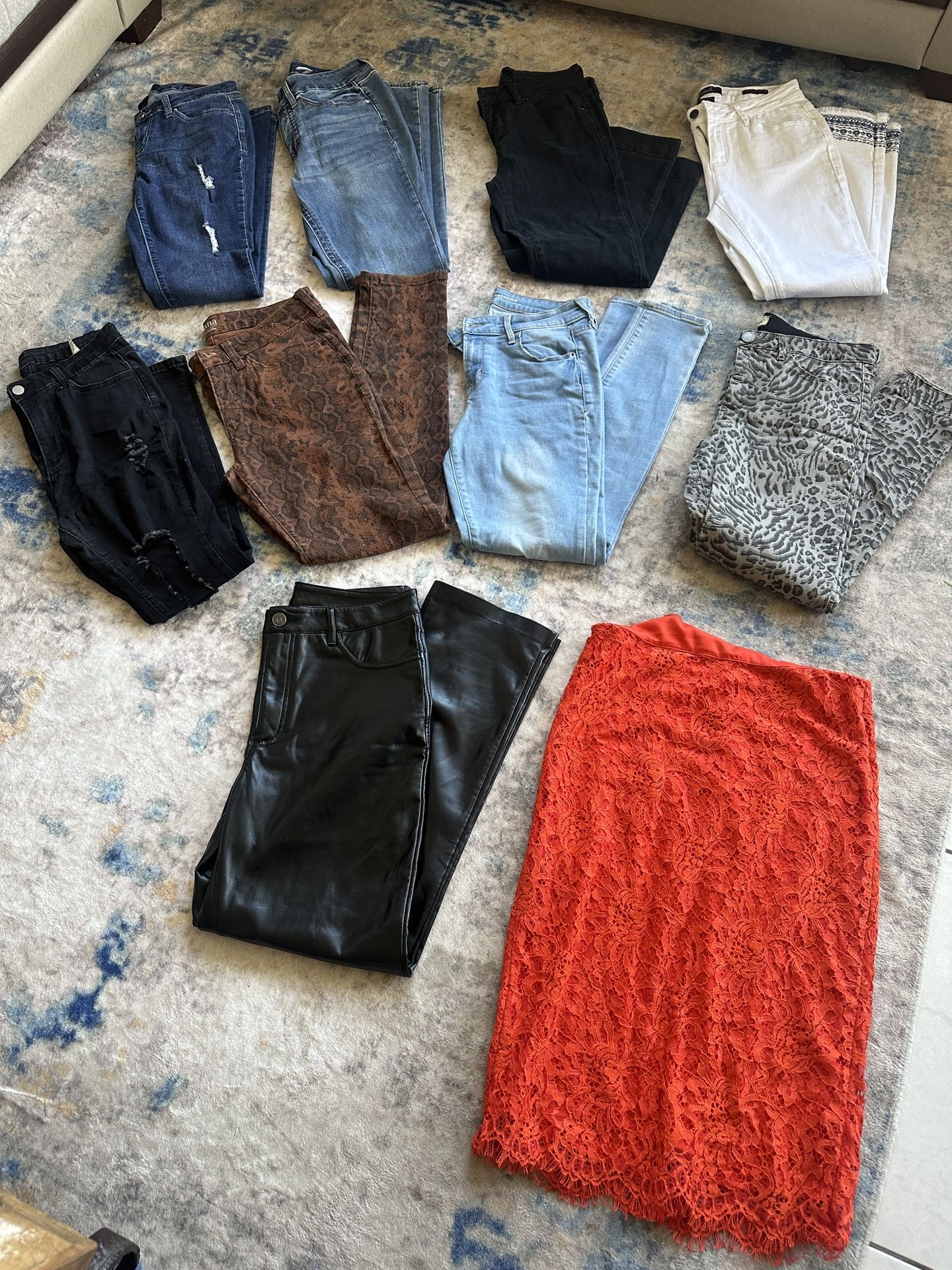 Women’s Size 6 Pants/skirt Bundle 