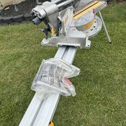 Dewalt Saw And Table 