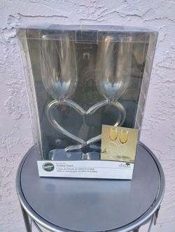 Wilton Heart Toasting Glasses