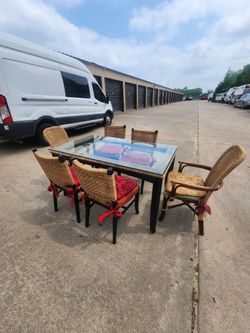 Modern Wicker Dining Table Set – Indoor/Patio Ready
