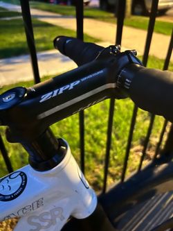 Zipp stem