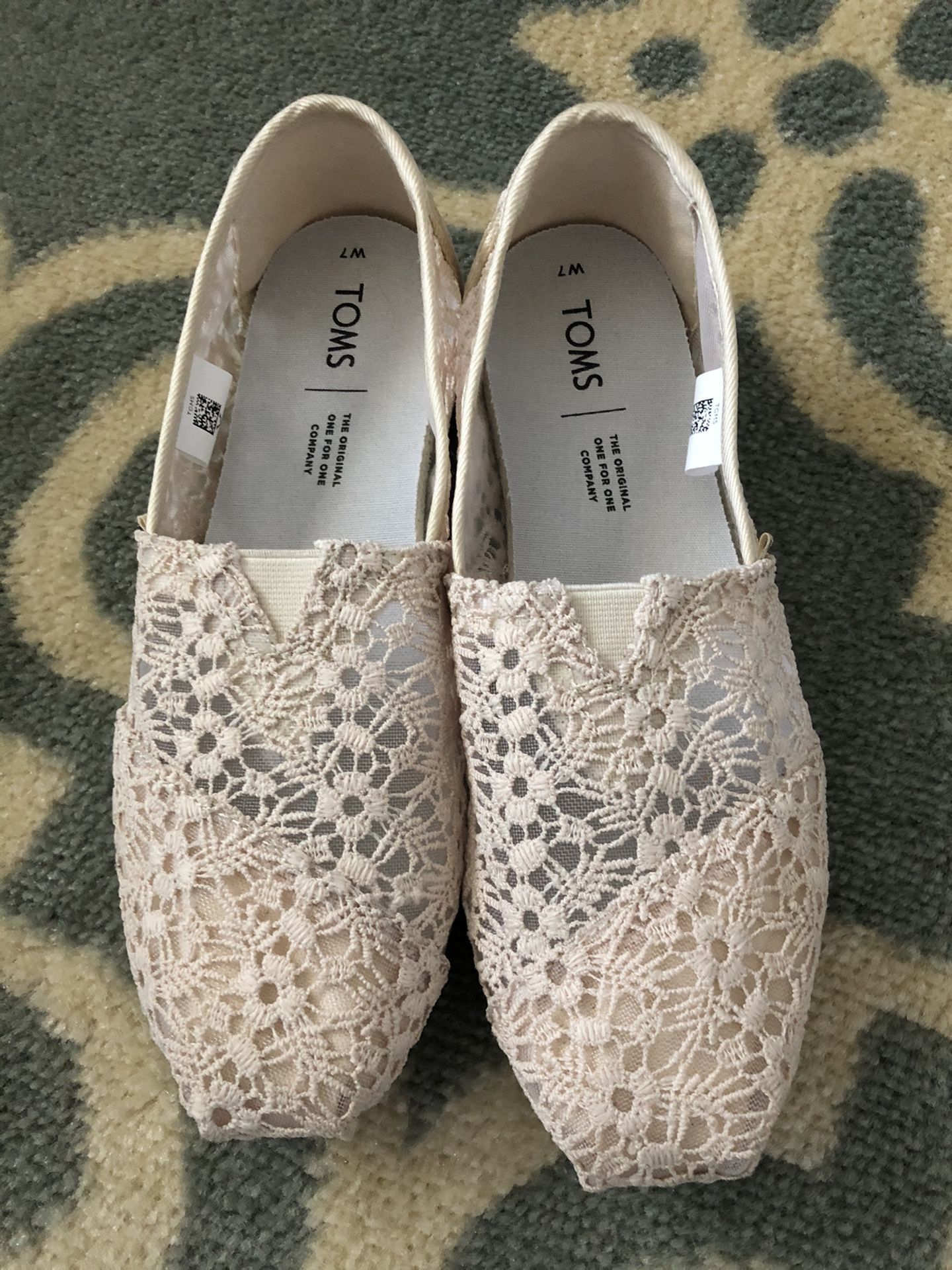 Toms Classic Natural Floral Lace Shoes