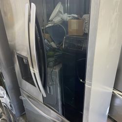 LG refrigerator 25 cu. ft. Smart Standard-Depth MAX™ French Door Refrigerator with InstaView® Door-in-Door