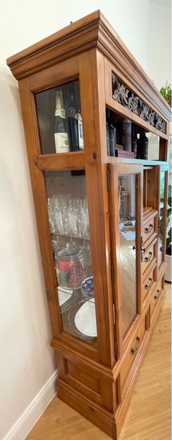 Cabinet - Cupboard solid wood and glass (empty of content)