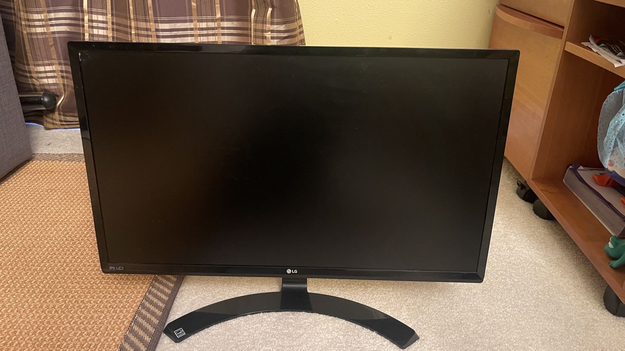 LG Monitor 24” 