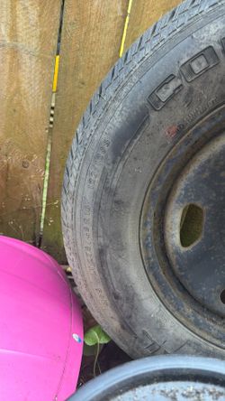 Tire wheel  275//65 /R18.        123/120 s