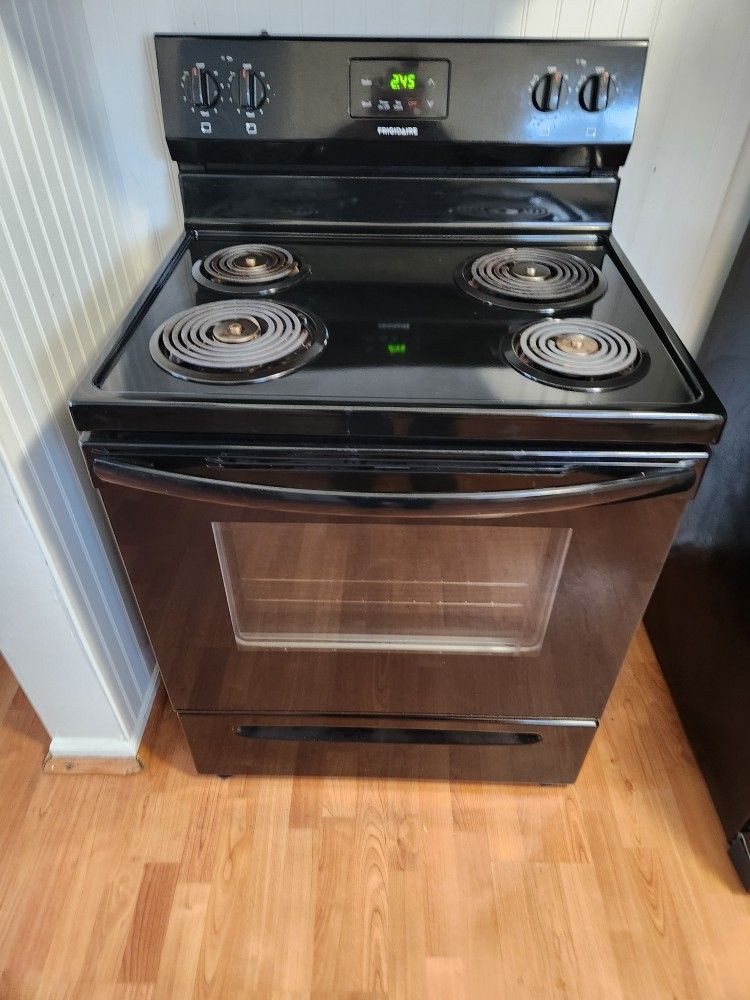 Frigidaire Electric Stove/Range