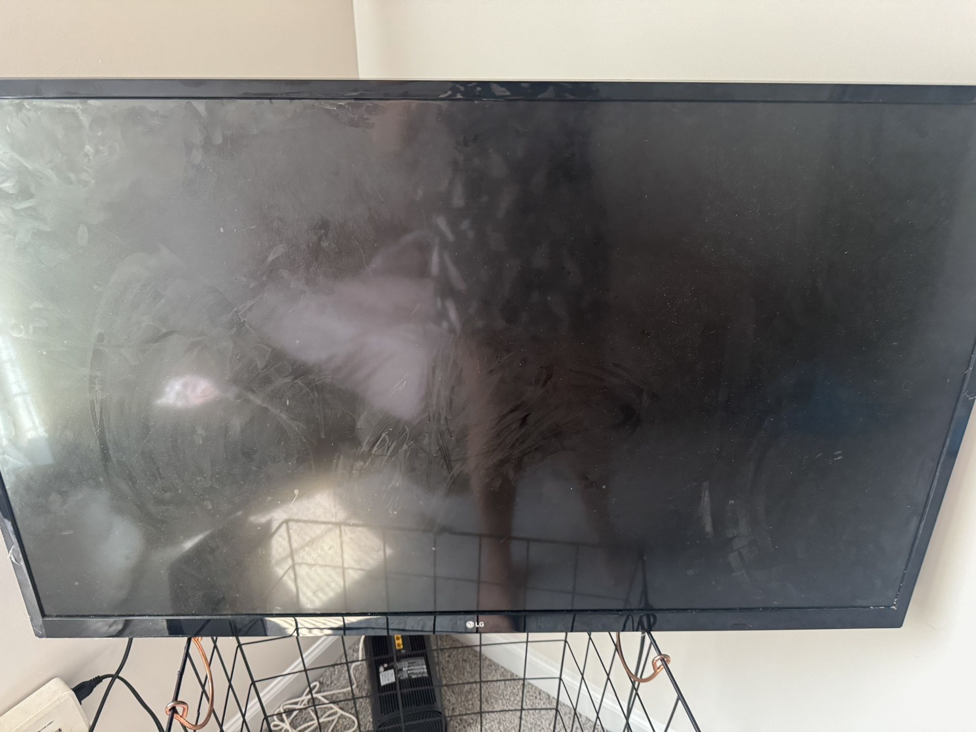 32 Inch LG TV NEED GONE BY SATURDAY