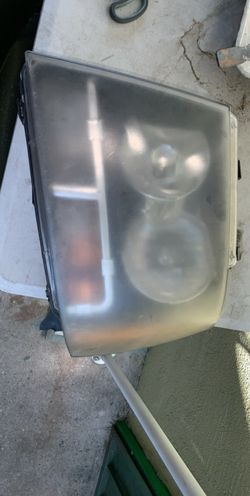 2007 Tahoe Headlight Assembly