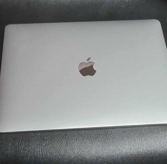 2017 Apple 13in MacBook Pro, Retina, Touch Bar, 3.5GHz Intel Core i7 , 16GB RAM, 512GB SSD, Space