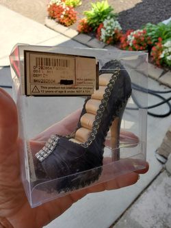 Stiletto heel ring storage