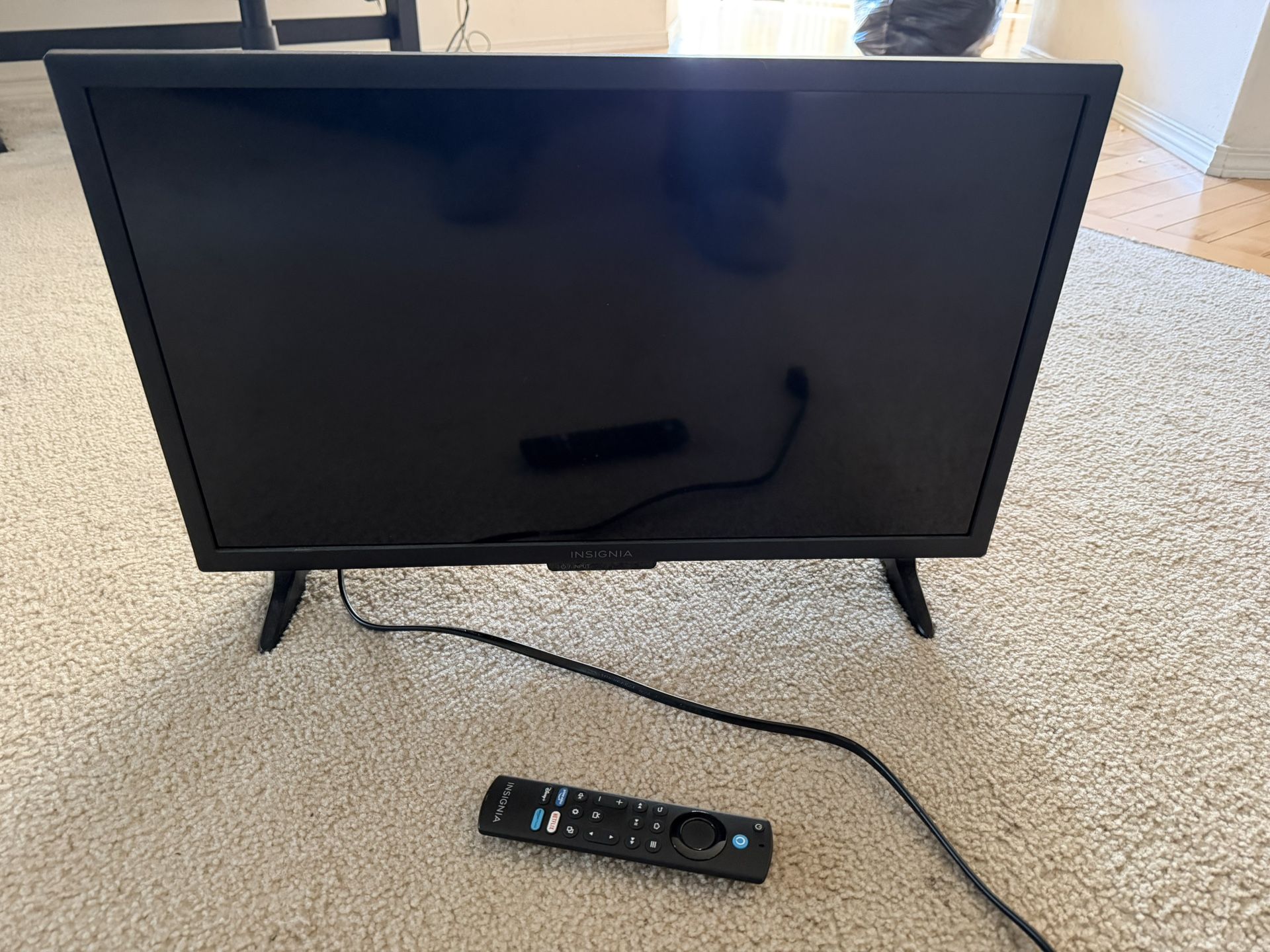 Insignia 24 Inch Tv/ Monitor