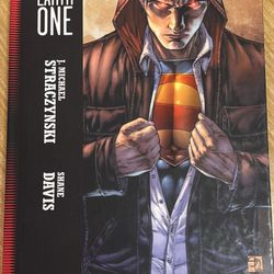Superman: Earth One — J. Michael Straczynski & Shane Davis (Graphic Novel)