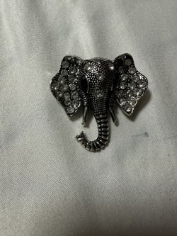 Vintage Elephant Pin 📍 
