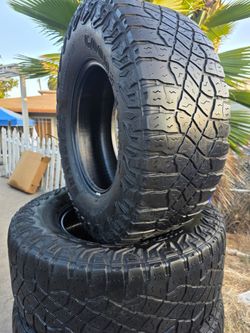 325 65 18 LT goodyear wrangler territory at