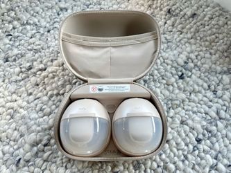 Eufy S1 Pro Heated Wearable Breast Pump + FREE Haakaa Collectors + Medela Manual Pump
