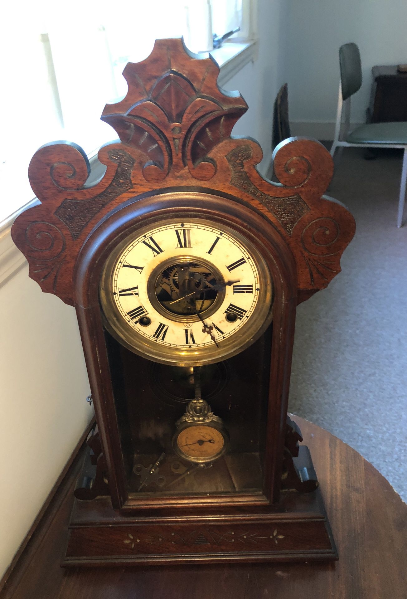 Antique Victorian Walnut Parlor Clock $150