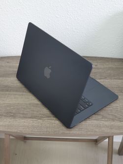 Apple - MacBook Air 15" Laptop - M2 Chip (Pre-Owned) 8GB RAM / 256GB SSD Fair Midnight