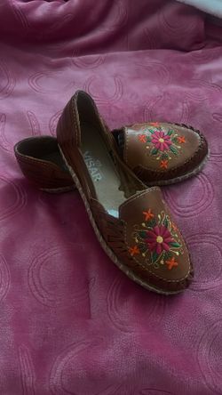 Huaraches size 6