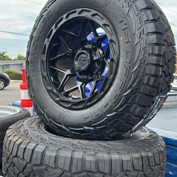 WHEELS LOCK OFF-ROAD 17x9 TOYOTA CHEVY