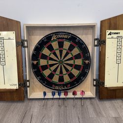 Accudart Vintage Wooden Dartboard Cabinet w/ Dartboard & Darts (1977)