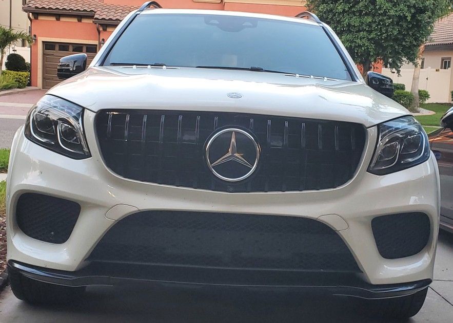 Mercedes GLS Panamericana Grill Emblem