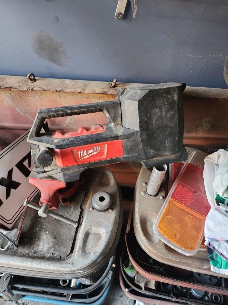 Milwaukee Water Pump M18