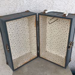 Vintage Doll Trunk