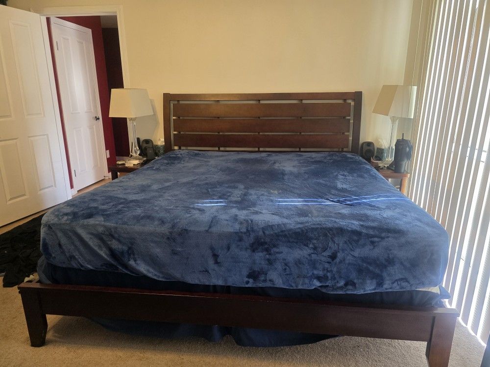 KING SIZE BED FRAME AND HEADBOARD