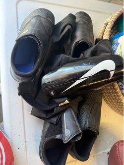 Soccer 13 kids Cleats & Shin Guards