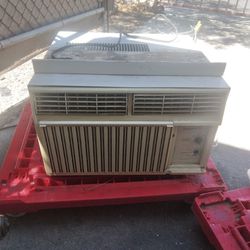 Still Works Very Good Very Cold AC Unit