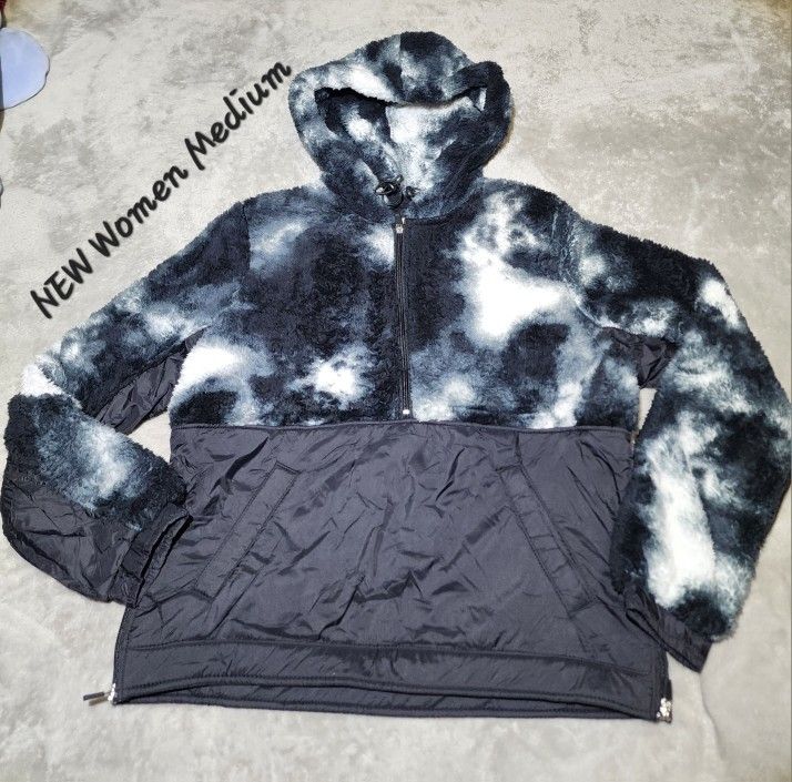 NEW Outdoor collection sherpa hoody Medium