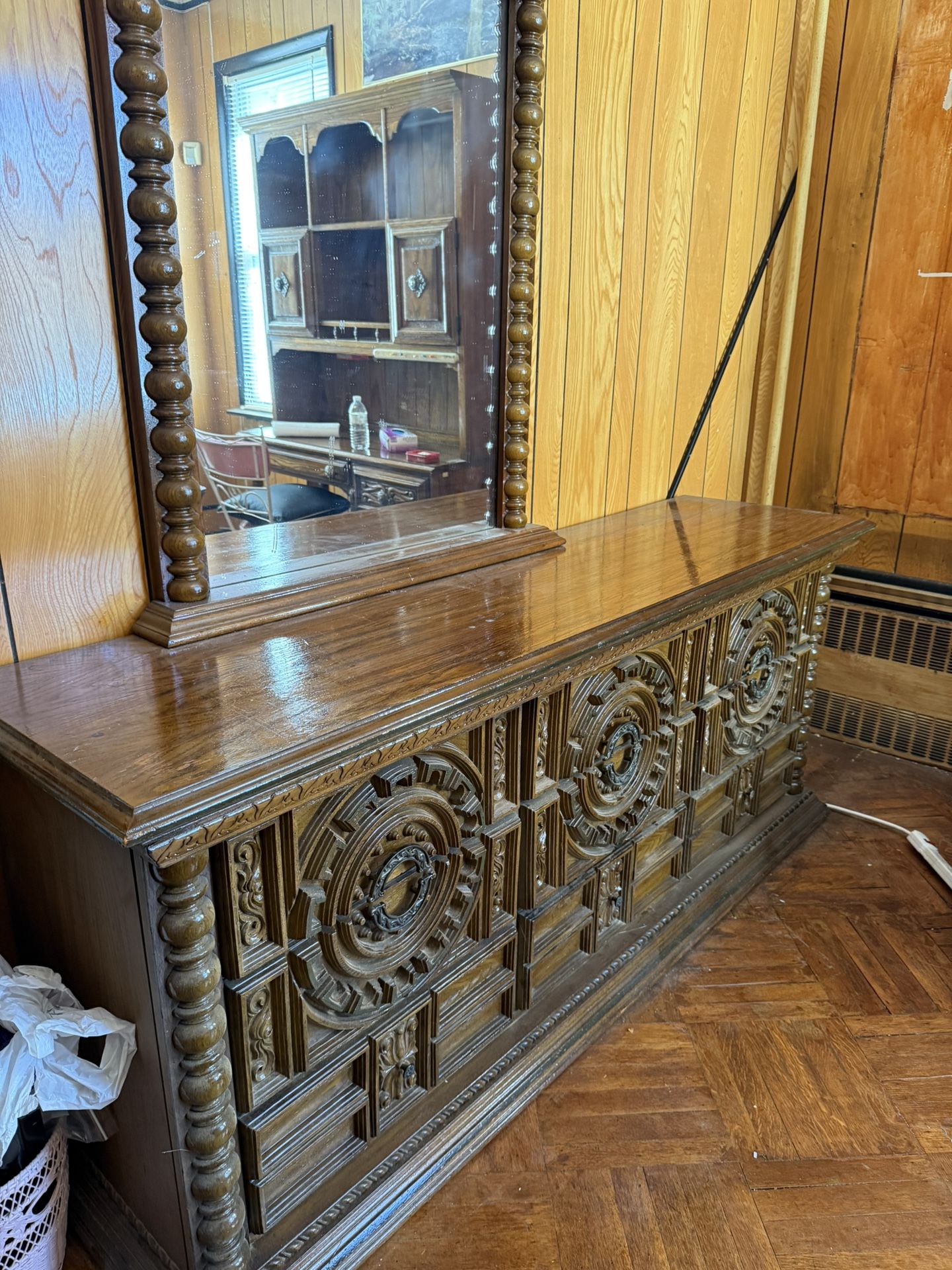 Vintage American Drew 4-Piece Solid Wood Bedroom Set β Dresser, Desk, Side Table & Mirror