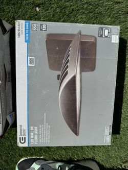 LED FLOOD LIGHT - 2 Of Them 