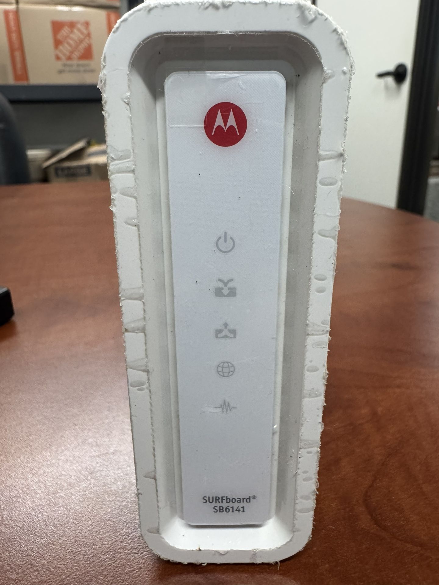 Surfboard SB6141 Modem 