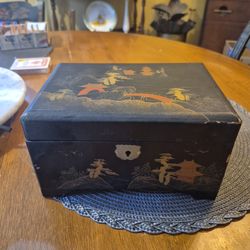 R e n till design black wooden musical jewelry box