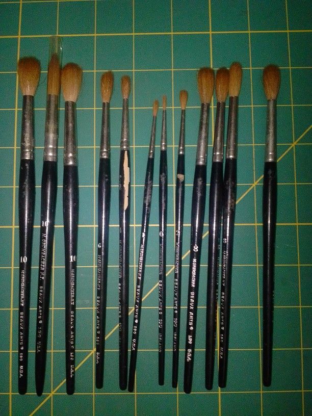 12 Vintage Grumbacher Brushes