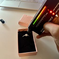 VVS1 Moissanite Engagement Ring 