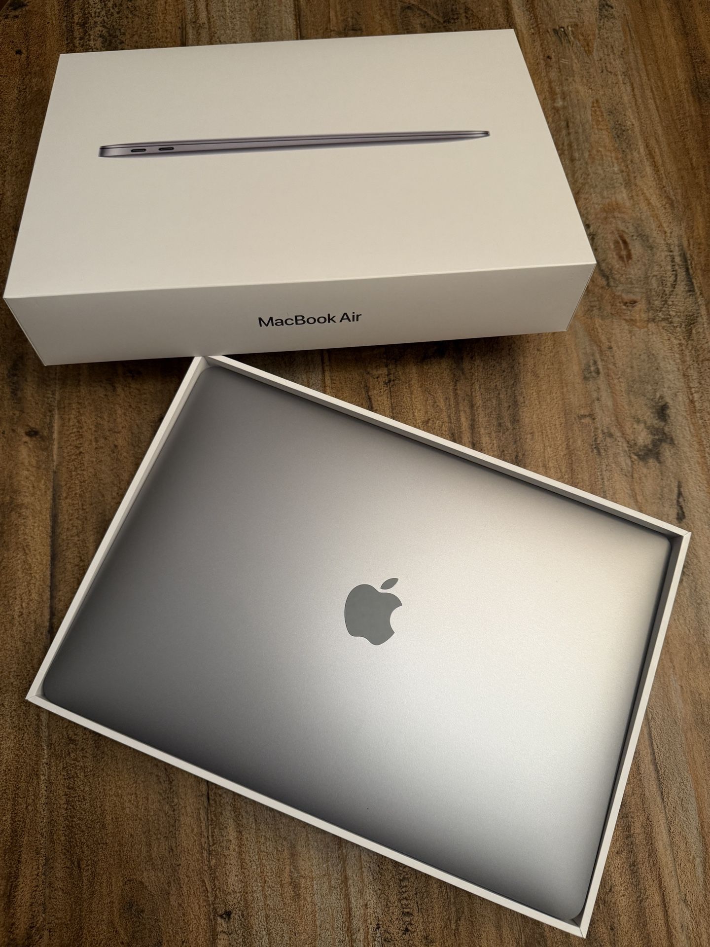 Apple MacBook Air “13 - M1 / 16GB / 512GB SSD