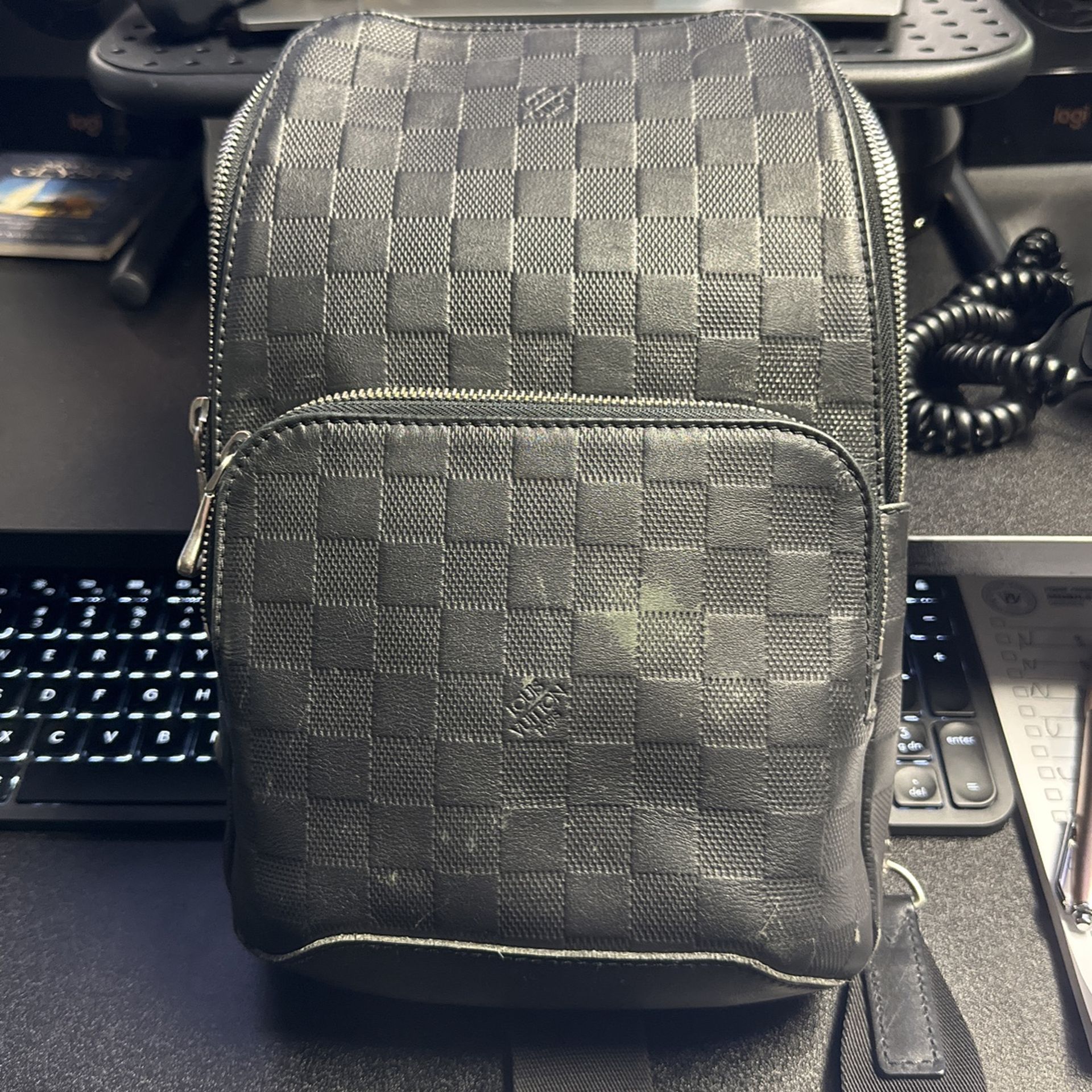 Louis Vuitton Avenue Sling Bag for Sale in Berenda, CA - OfferUp