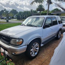 1999 Ford Explorer