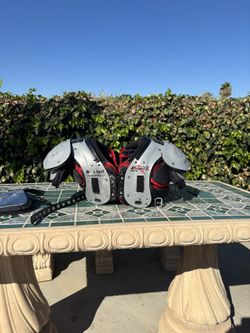 Shoulder Pads With Backplate