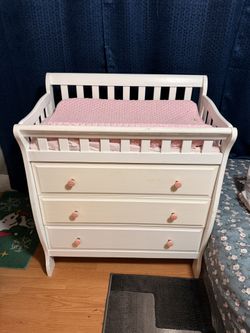 Wooden Diaper Changing Table With Cabinet 