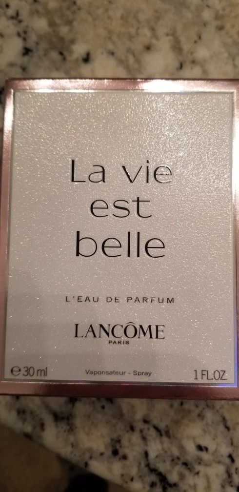 La Vie Est Belle Perfume