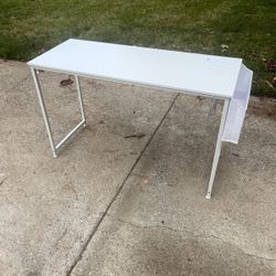 55.1in White Desk With Outlets And Storage Pockets